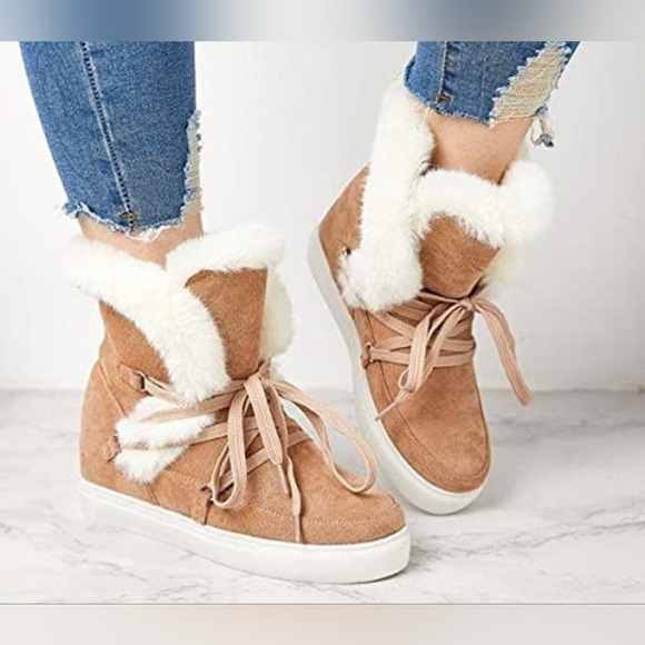 NWT Tinstree Women's Wedge Faux Suede Fur Lined Lace Up Booties Tan/White Size 7 - Picture 1 of 10